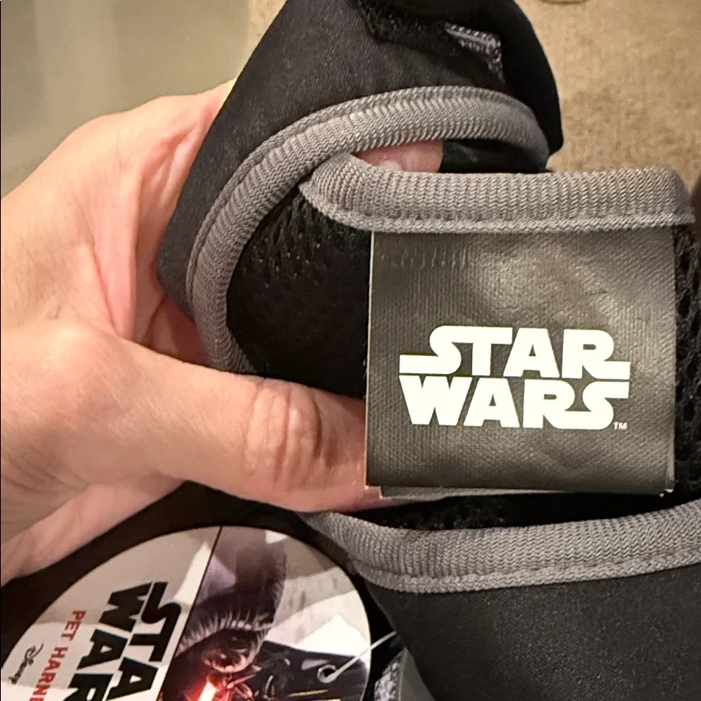 FECTH FOR PETS BLACK STAR WARS DARTH VADER HARNESS MEDIUM NWT